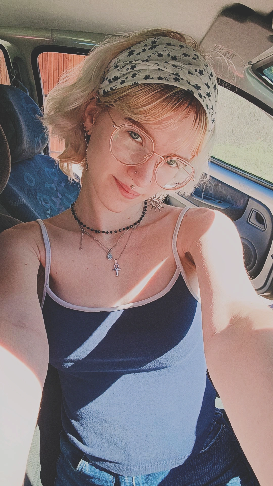 Louise, alias Loupiotte, graphiste et illustratrice